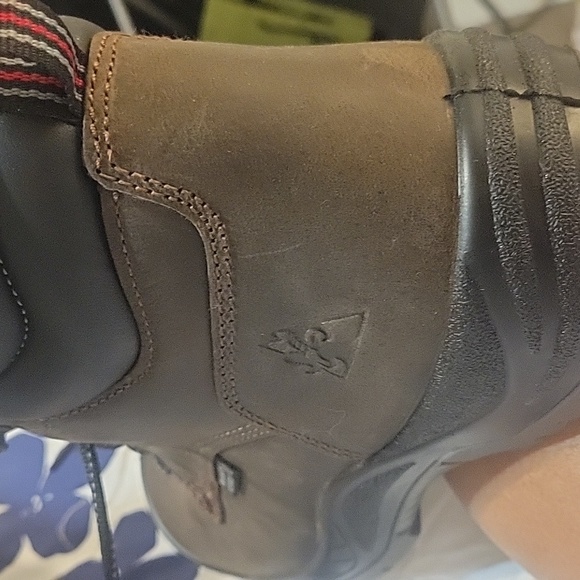 Boots - Picture 4 of 6